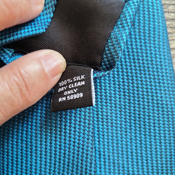 Murano Silk Tie in Cerulean Blue - Picture 5 of 5